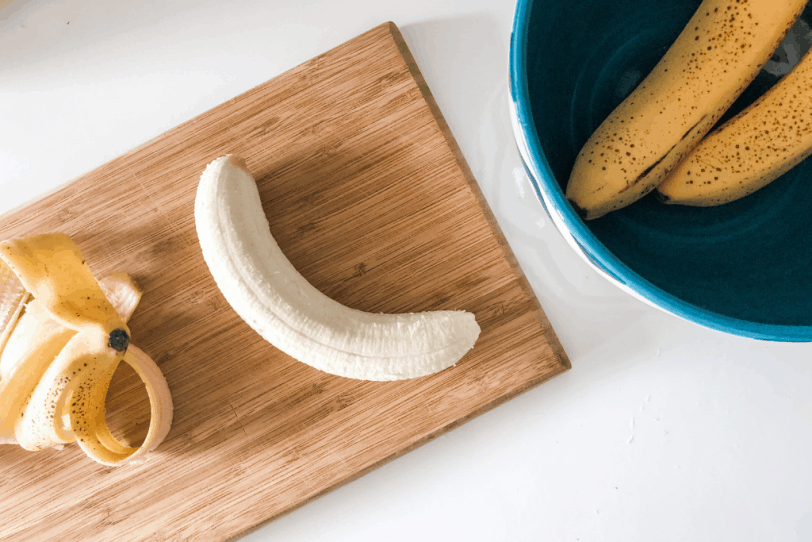 peeled banana - how to slice a banana easily