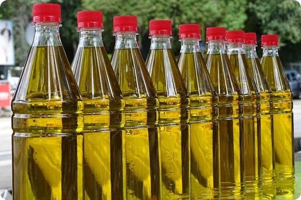 bottles of olive oil: best cooking oils for high heat