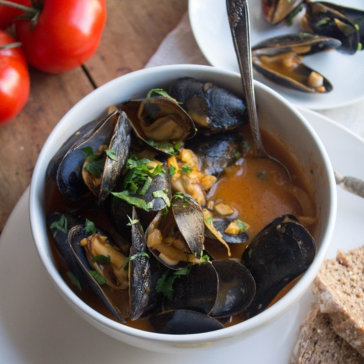 Mussels in Creamy Fennel Tomato Broth