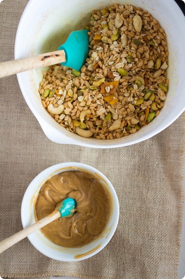 ingredients for puffed rice granola bars in 2 bowls