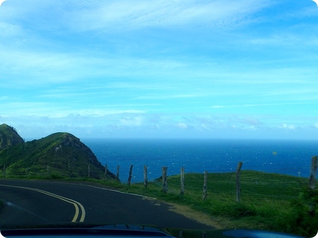 driving maui cliffs