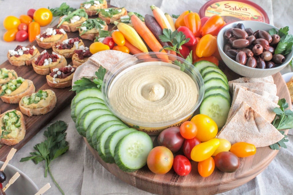 Healthy Superbowl Snack Ideas from registered dietitian Anne Mauney of fannetasticfood.com