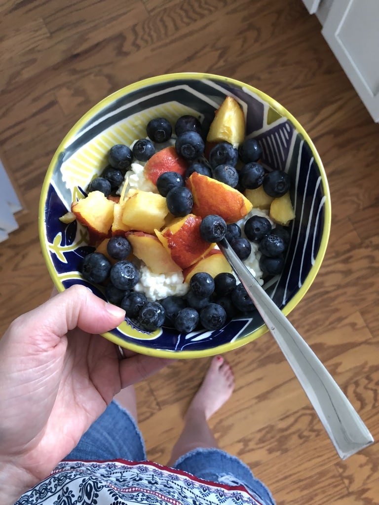 summer peaches with cottage cheese and blueberries