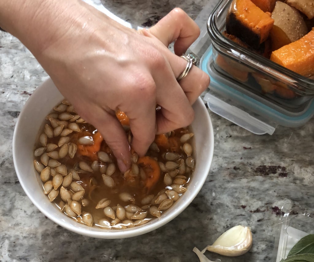 how to separate butternut squash flesh and seeds