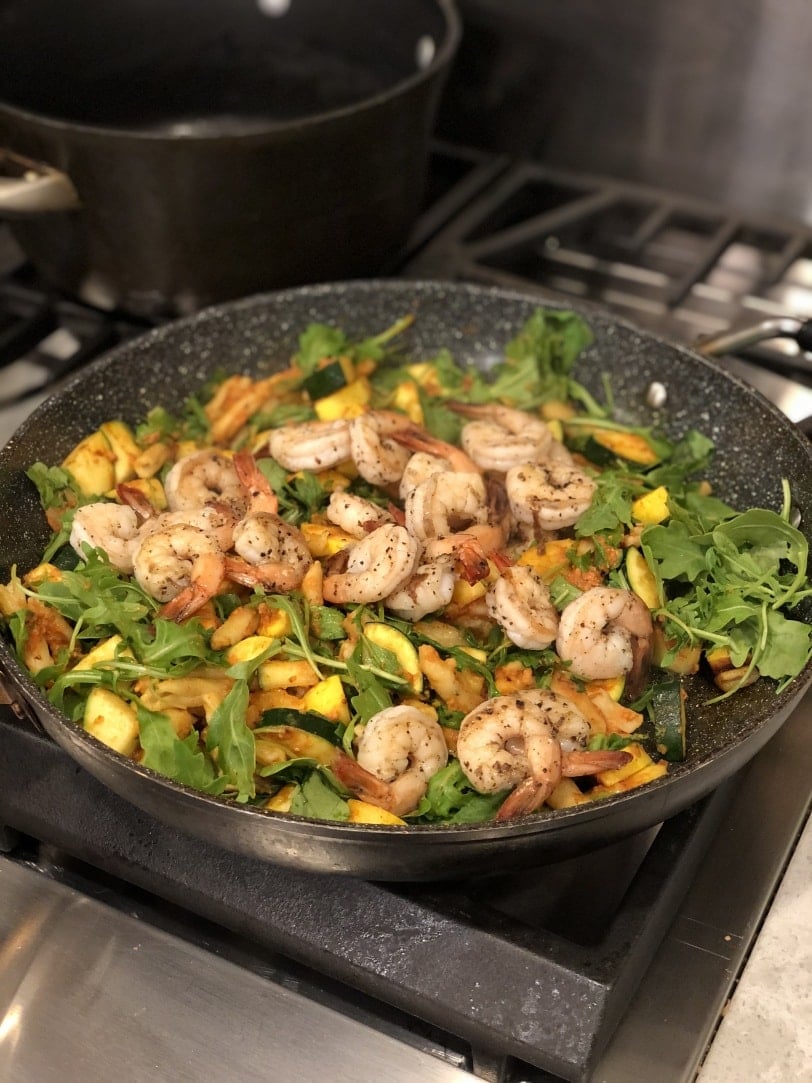 easy shrimp pasta with veggies