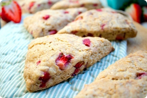 vegan strawberry scones