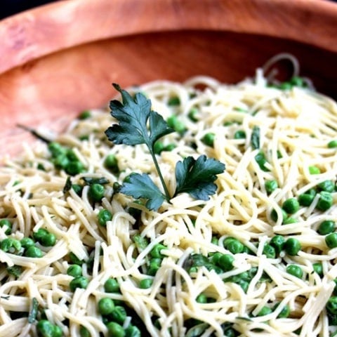 creamy garlic and herb pasta