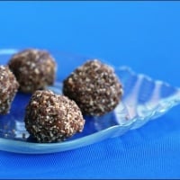 peanut cinnamon date balls