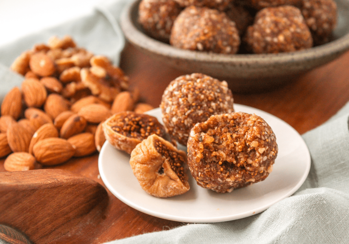 vegan vanilla fig protein balls