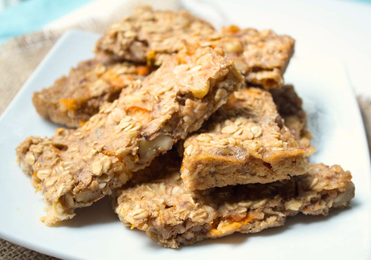 baked oatmeal apricot snack bars