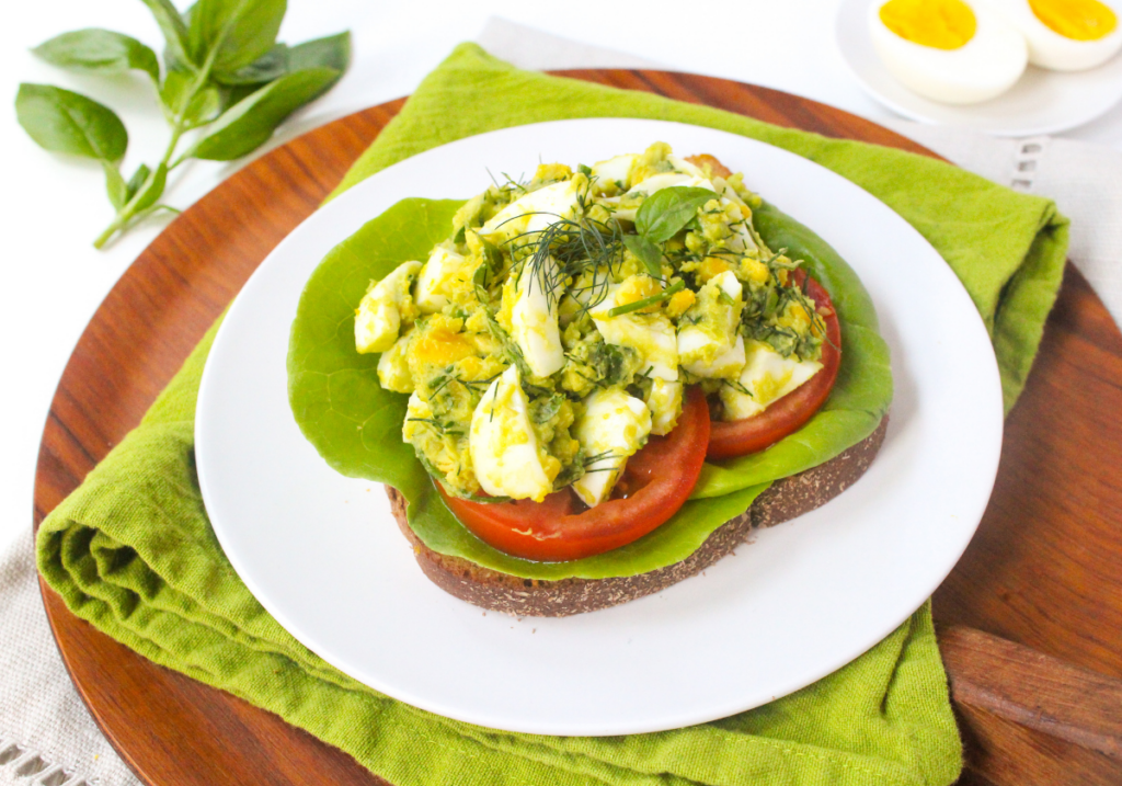 Avocado Egg Salad (No Mayo) - Happy Healthy Mama