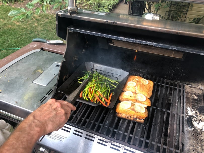 asian salmon and veggies on the grill