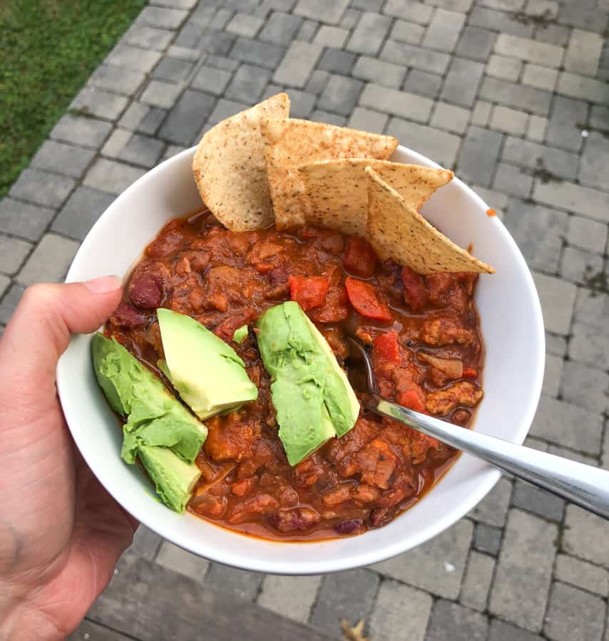 crockpot turkey chili with avocado and chips