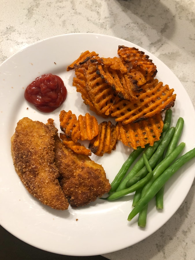 frozen chicken tenders with frozen sweet potato fries and string beans