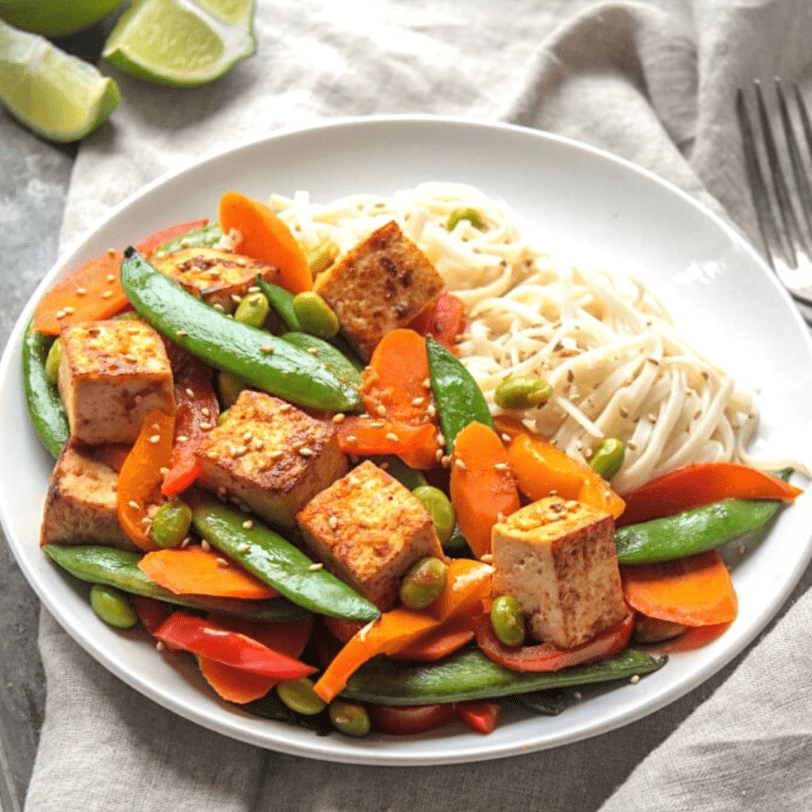 Sweet & Spicy Sriracha Tofu Stir Fry with Veggies (Easy Meal
