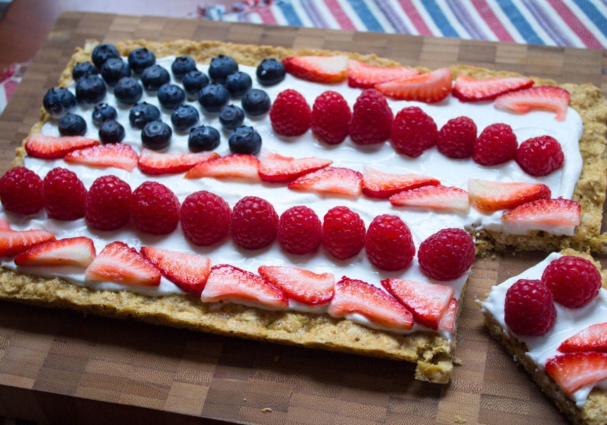 4th of July cookie cake with berries