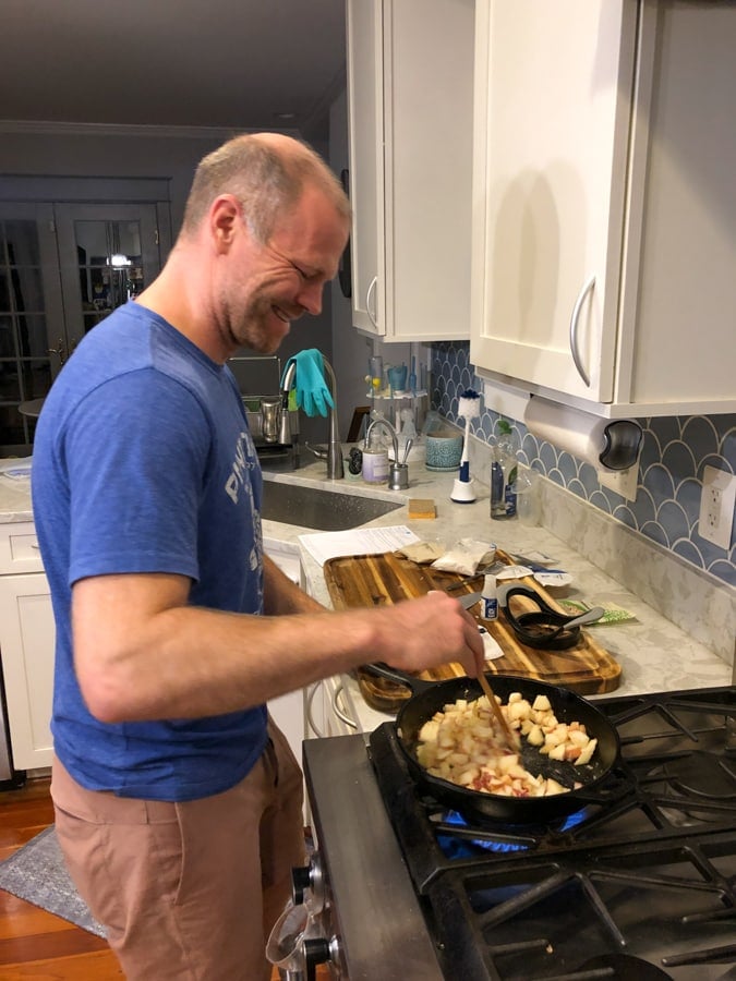 making blue apron thanksgiving apple pie