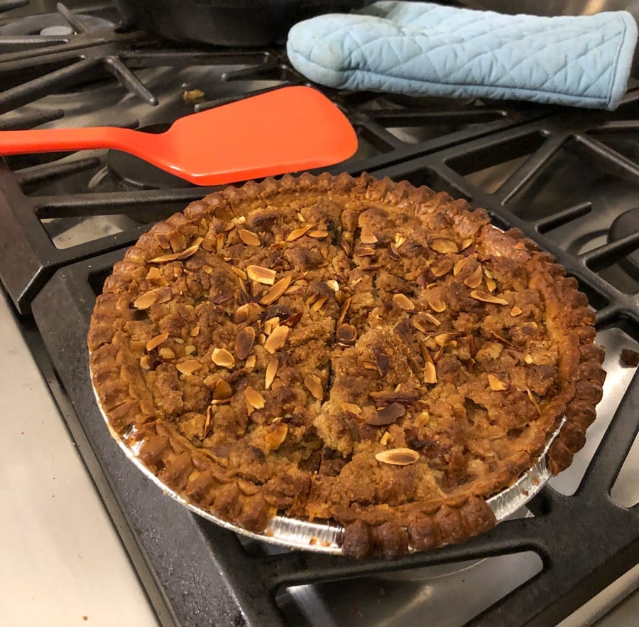 apple pie for friendsgiving with blue apron