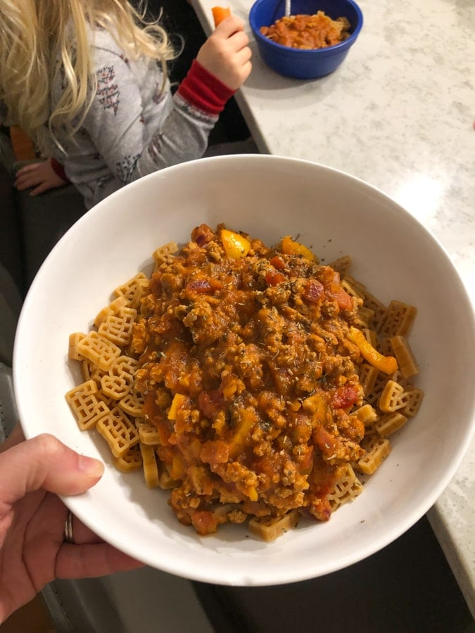 bolognese sauce with pasta