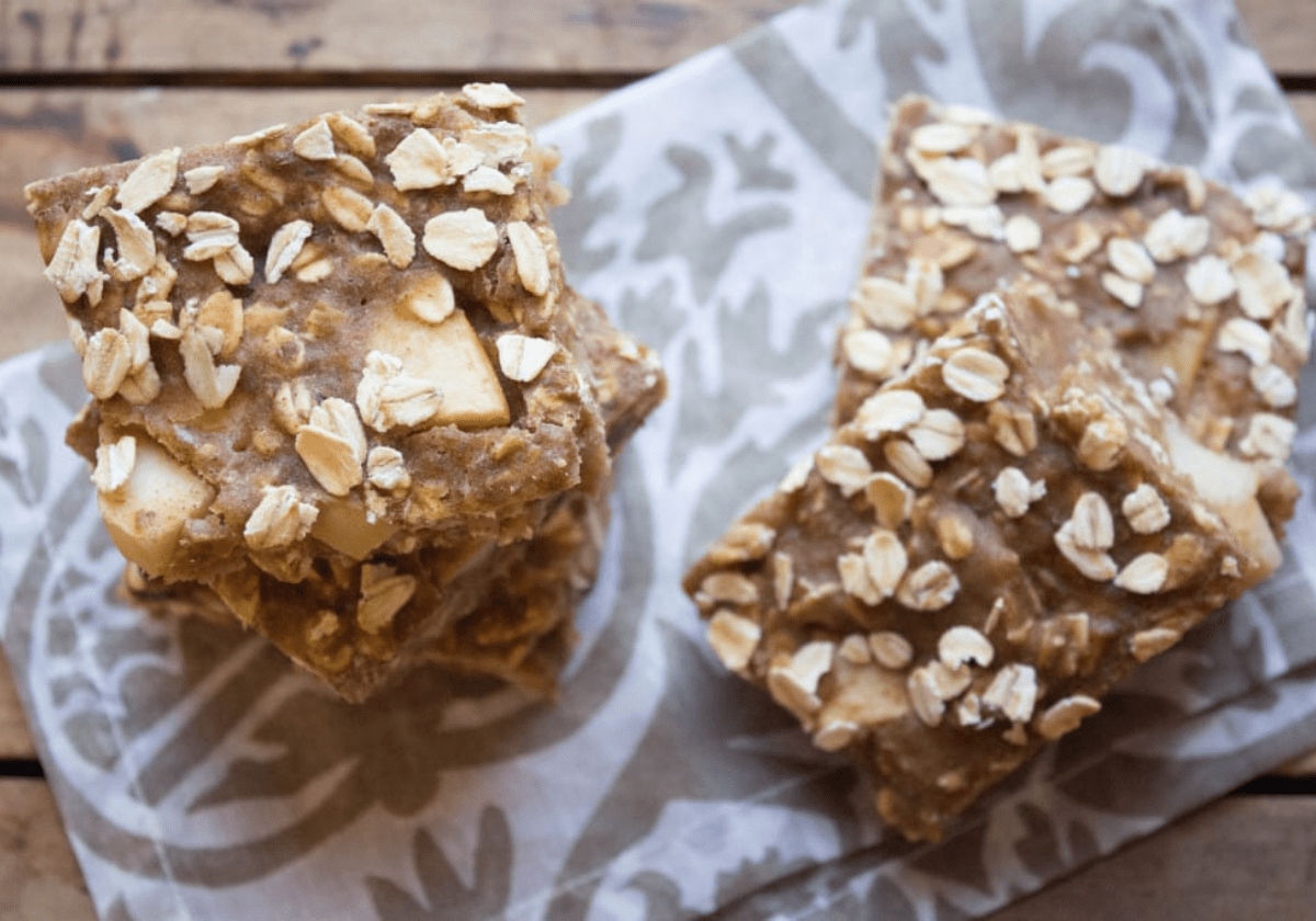 apple cinnamon oatmeal bars