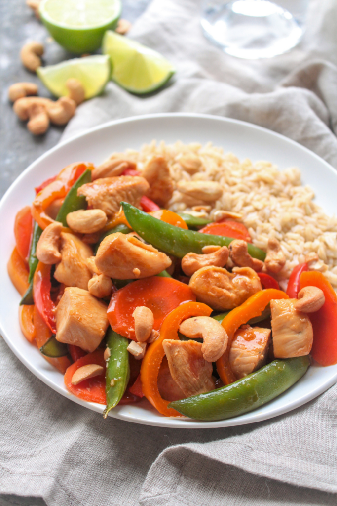 snap pea stir fry with chicken and cashews