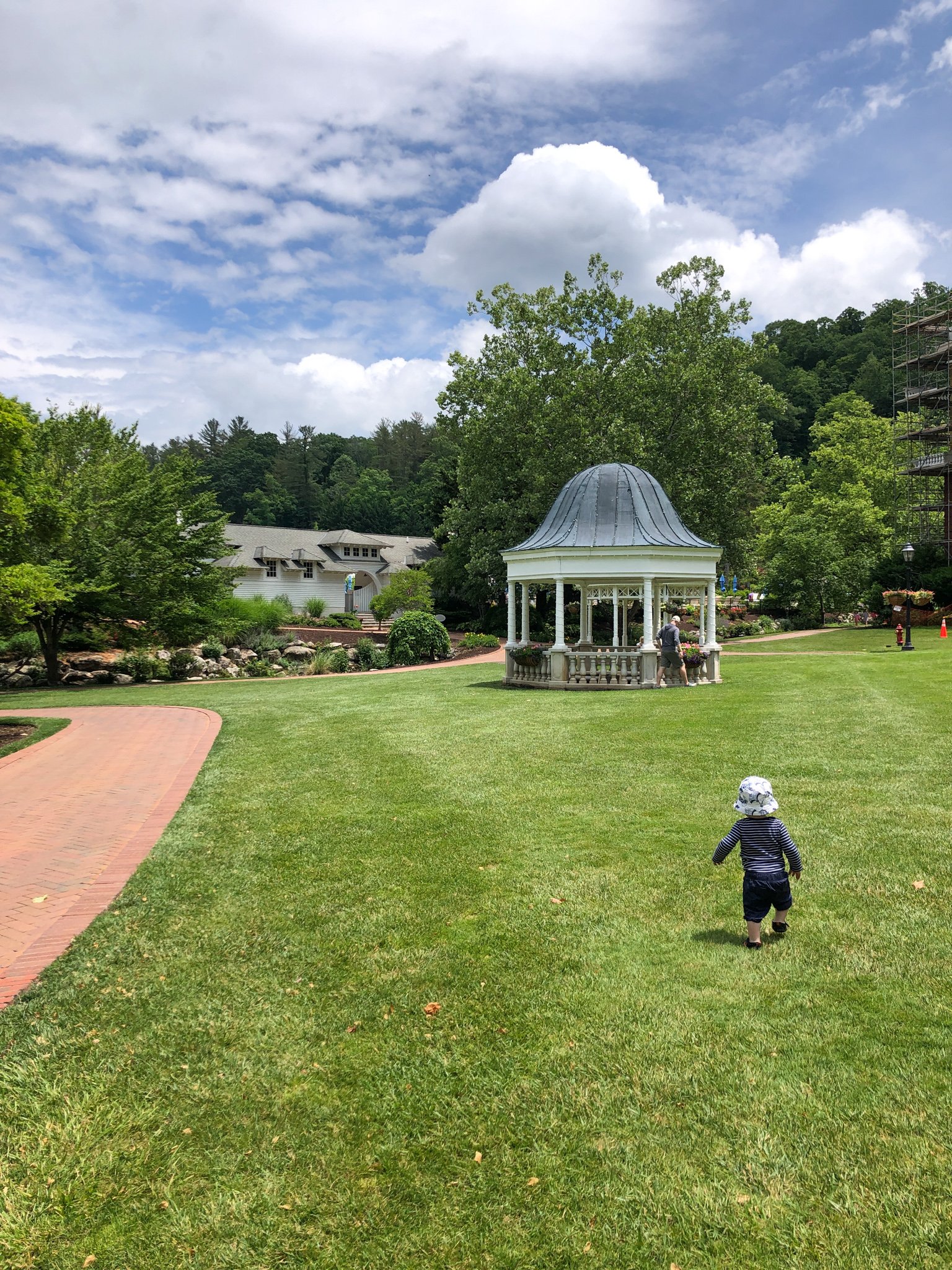 baby walking at the homestead hotel