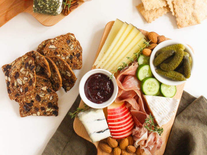 Easy Charcuterie Board for a Party 2022 — Recipe and Tips