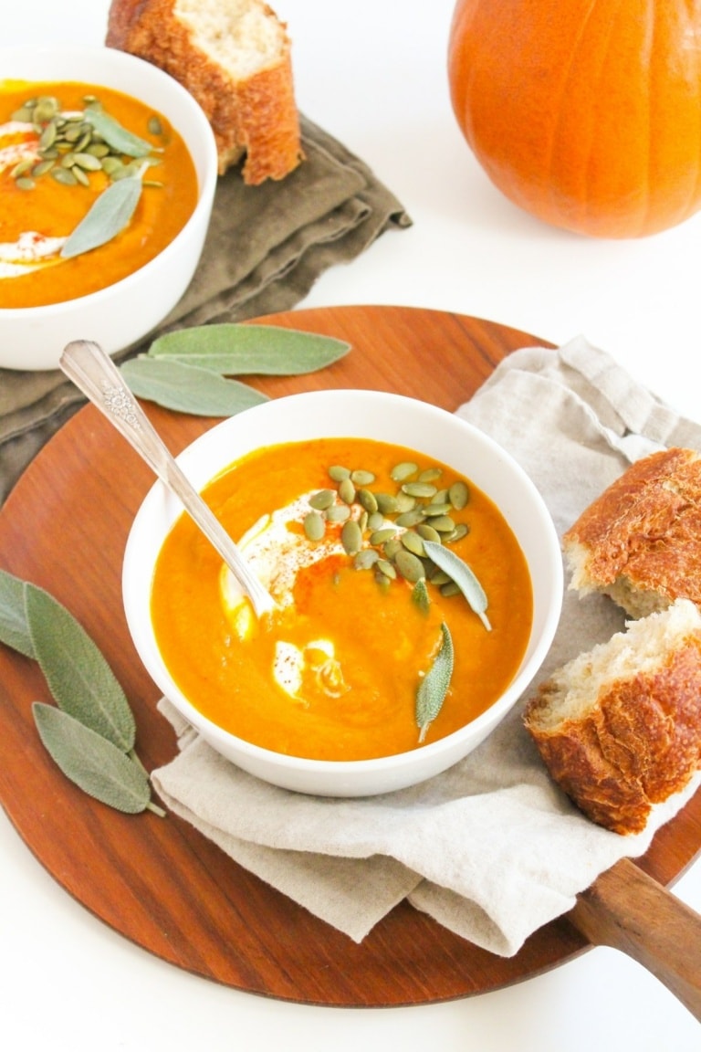 Spiced & Creamy Slow Cooker Pumpkin Soup (VeggiePacked) food