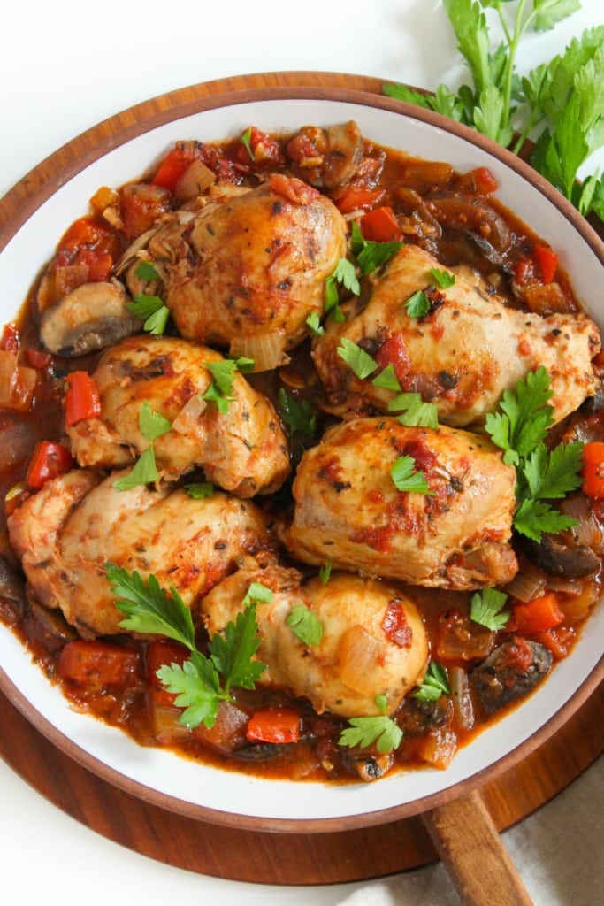 Slow Cooker Chicken Cacciatore & VeggiePacked Tomato Sauce