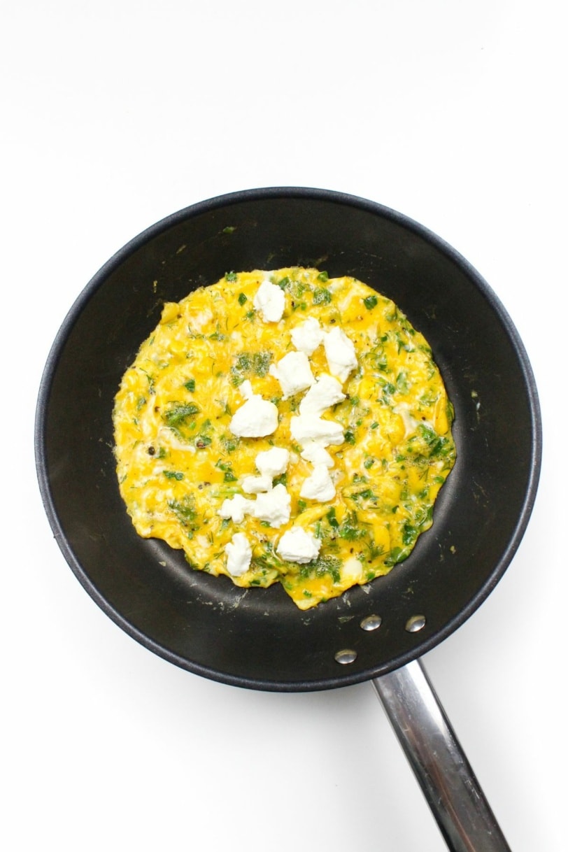 10-Minute Smoked Salmon Omelette with Creamy Goat Cheese - fANNEtastic food