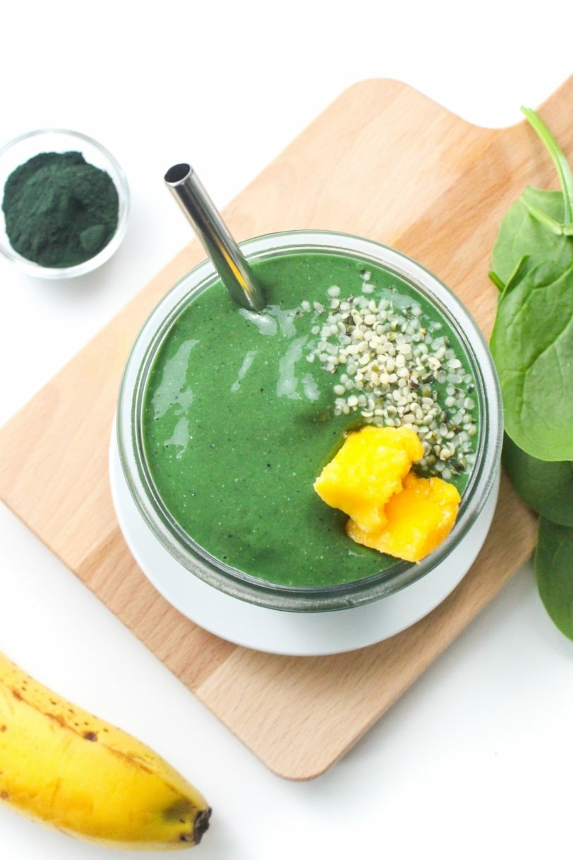 Creamy & NutrientPacked Spirulina Green Smoothie with Mango food