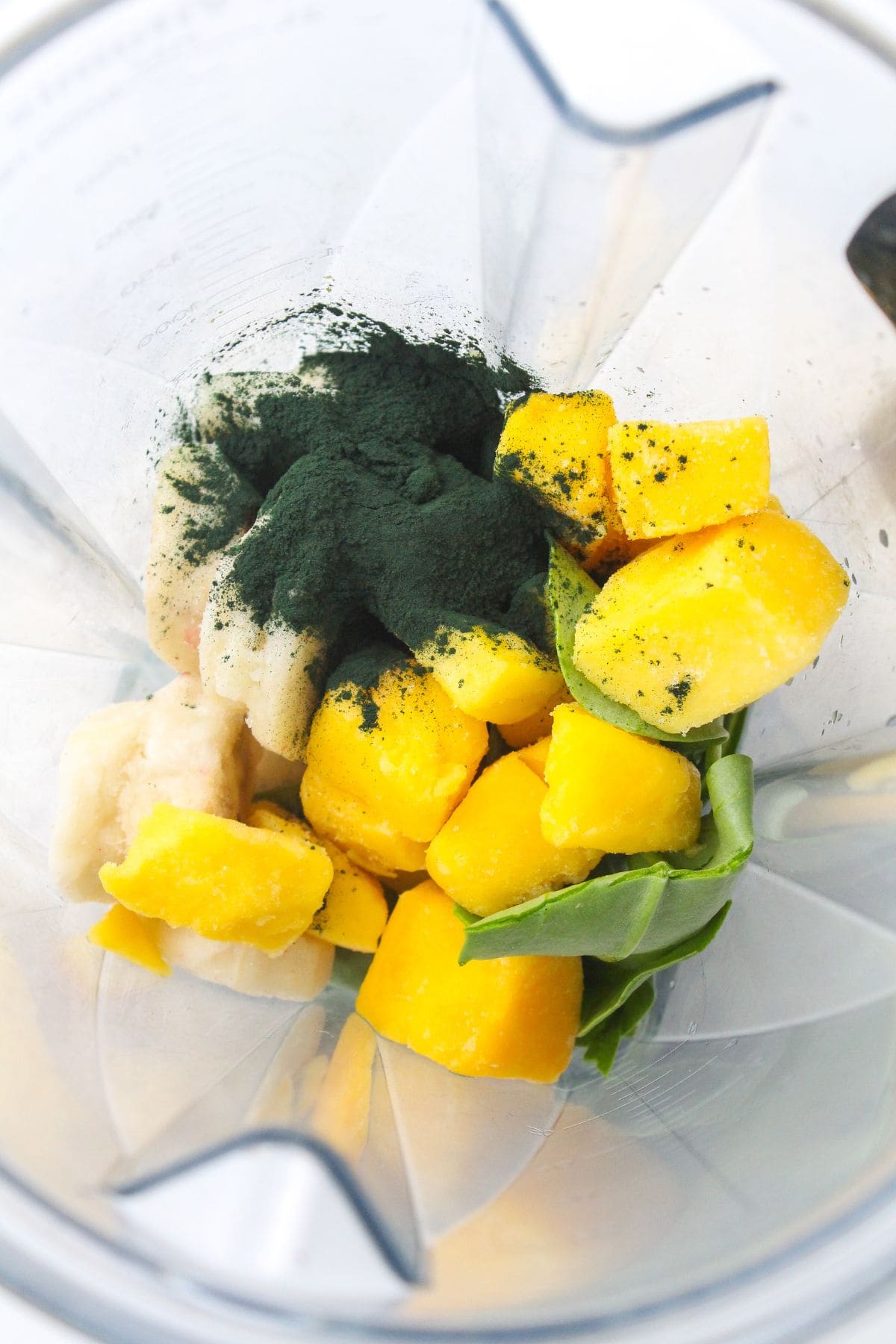 Creamy & NutrientPacked Spirulina Green Smoothie with Mango food