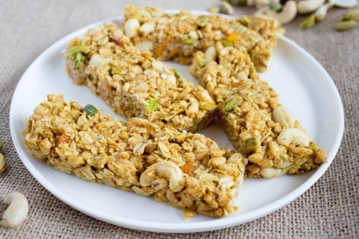 savory curry granola bars with puffed rice