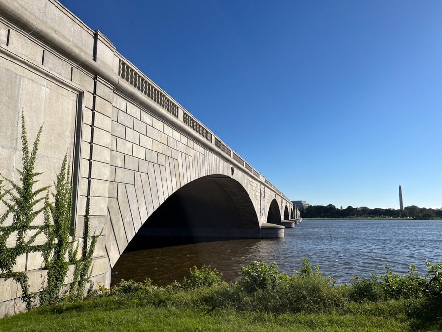 view of memorial bridge from mt. vernon trail