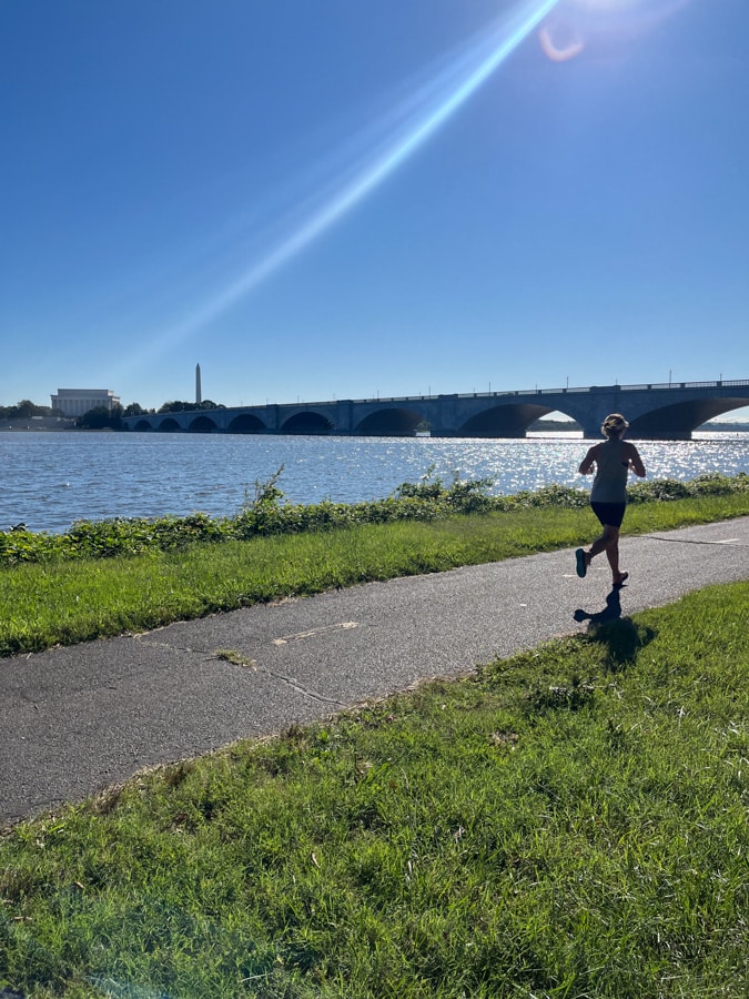 anne mauney running on the mt. vernon trail