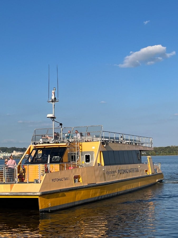 water taxi in old town alexandria