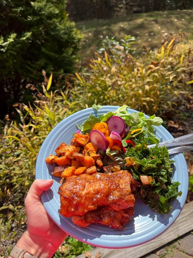 bbq chicken and salad