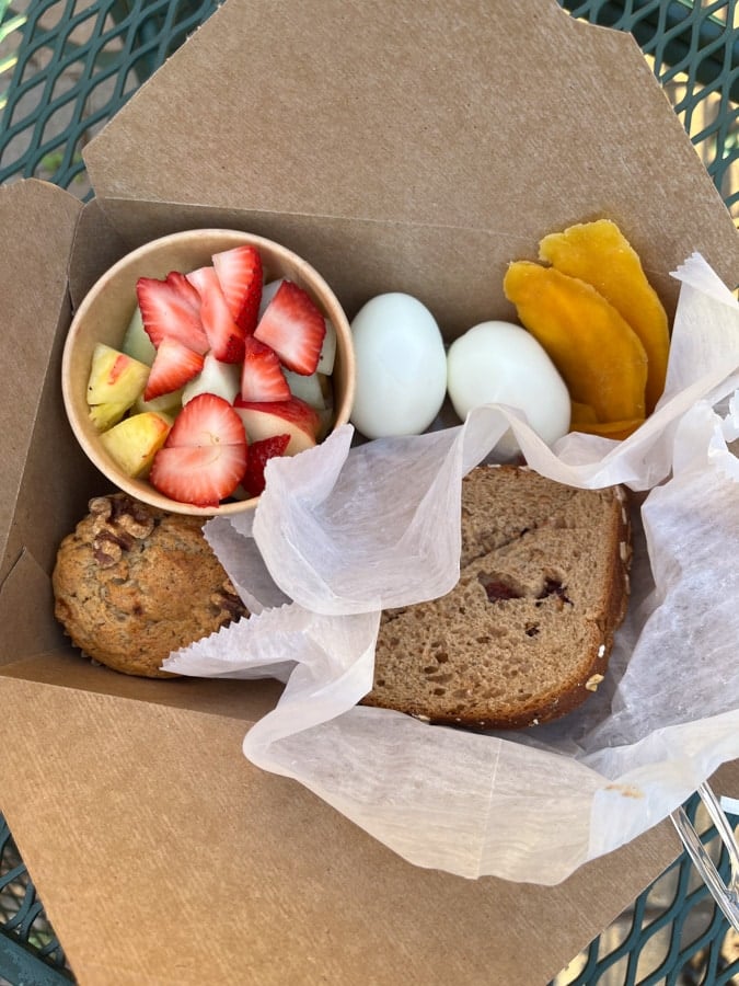 breakfast box to go