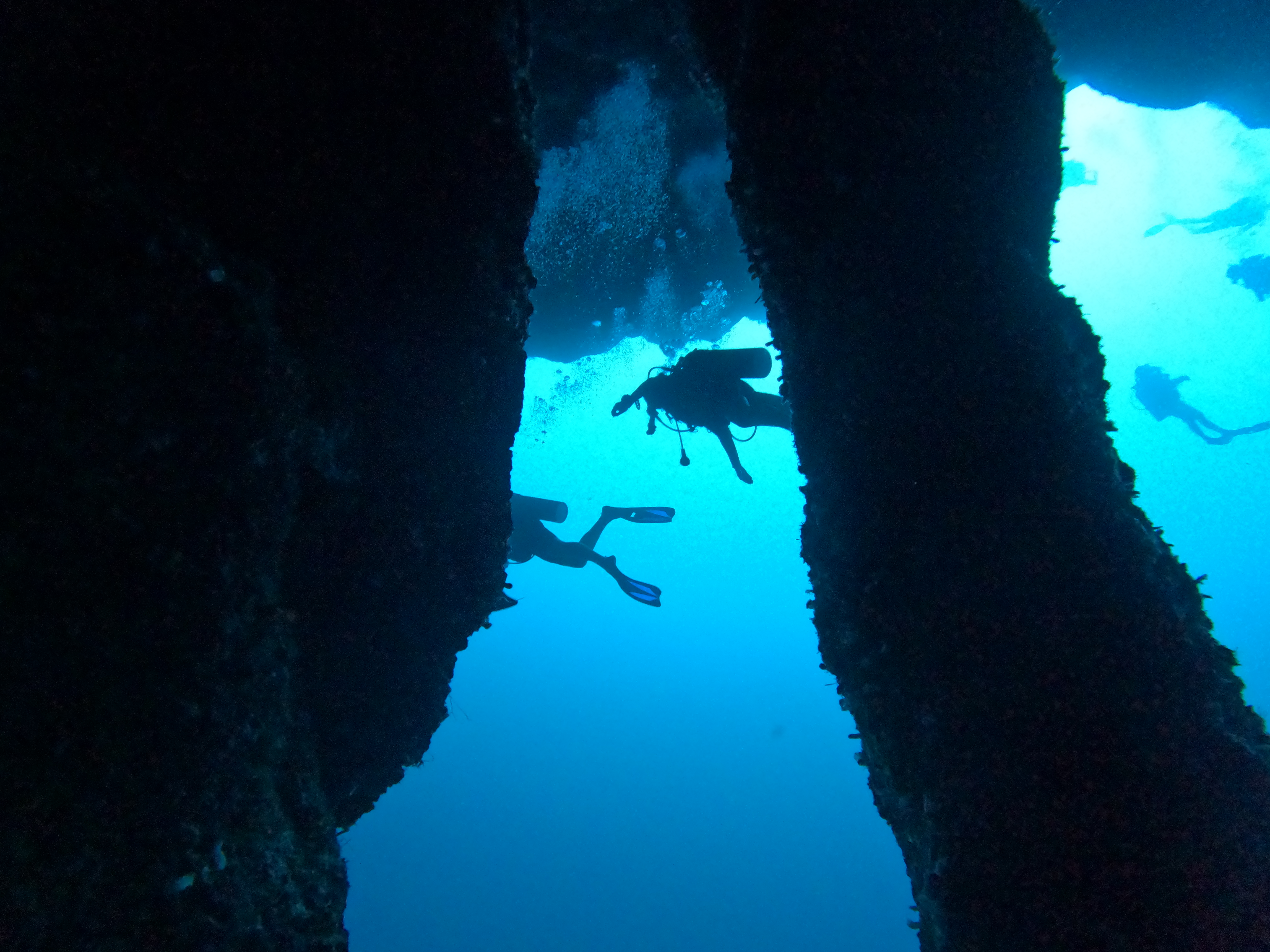 diving in the blue hole