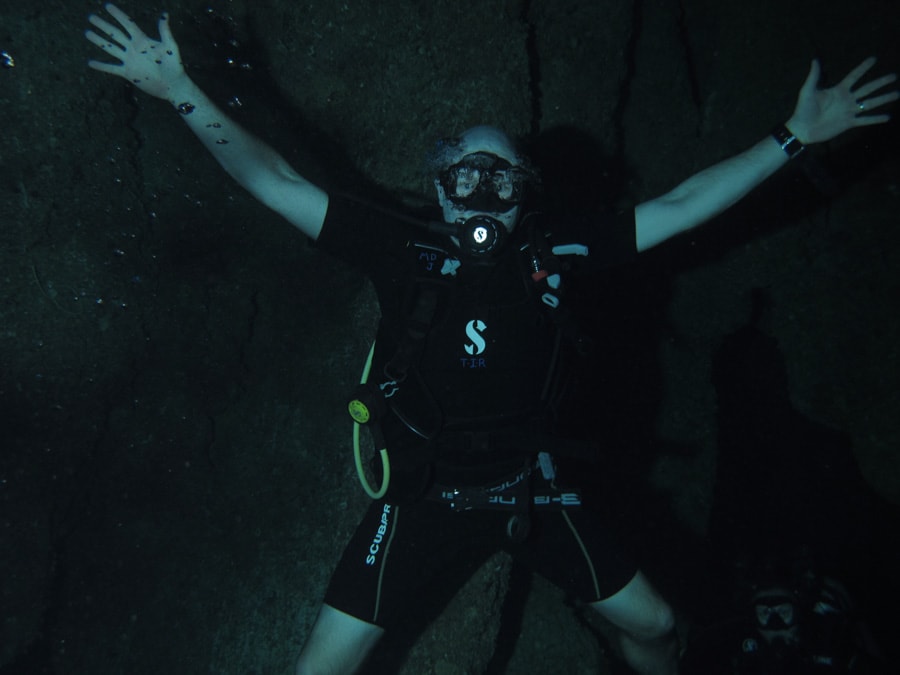 exploring the blue hole in belize