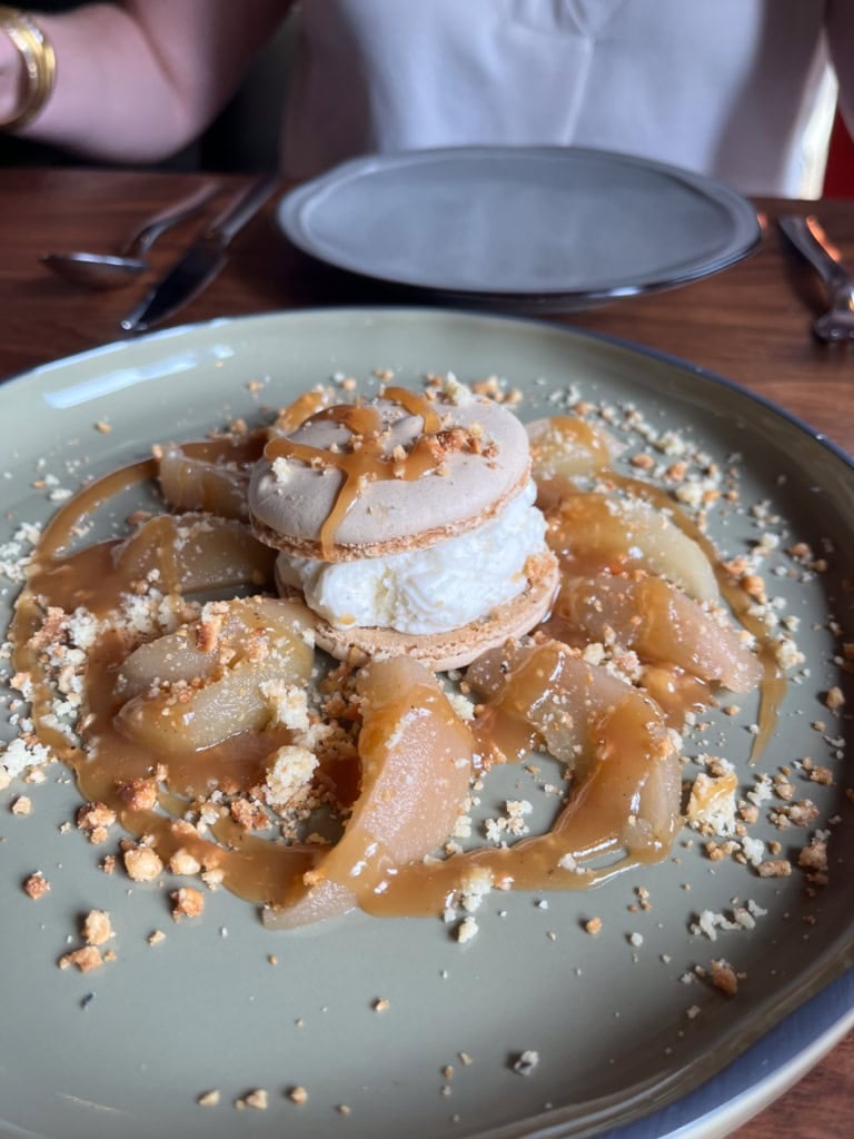 pear dessert